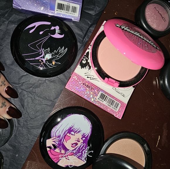 Tons of mac makeup price js for whole lot - Picture 6 of 6